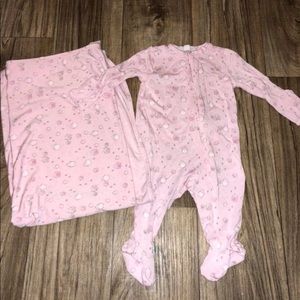 Angel dear baby layette set